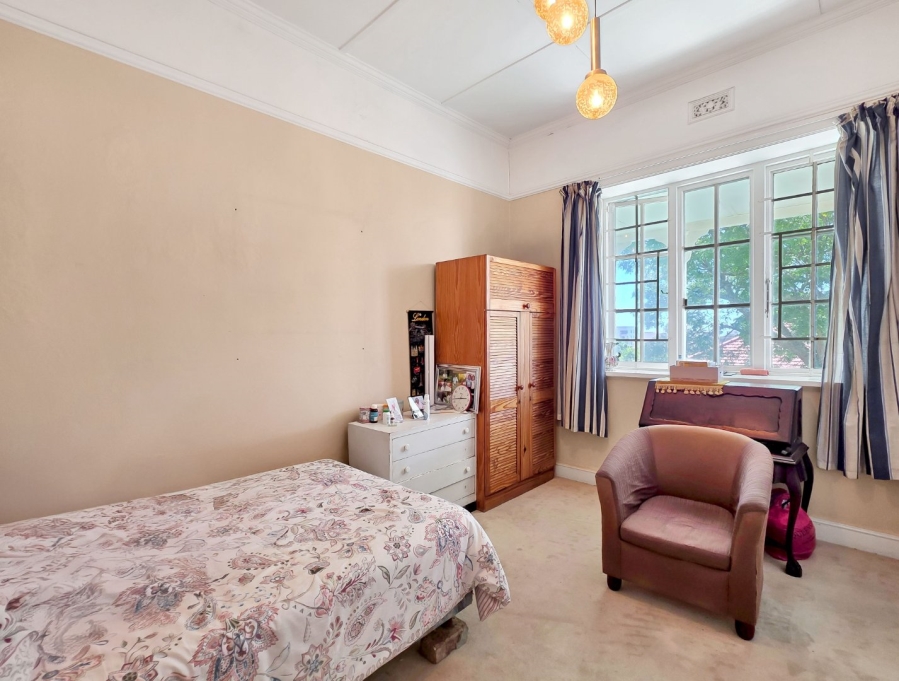 5 Bedroom Property for Sale in Fresnaye Western Cape